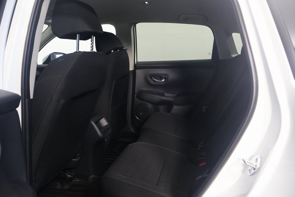 2026 Honda HR-V LX photo 6