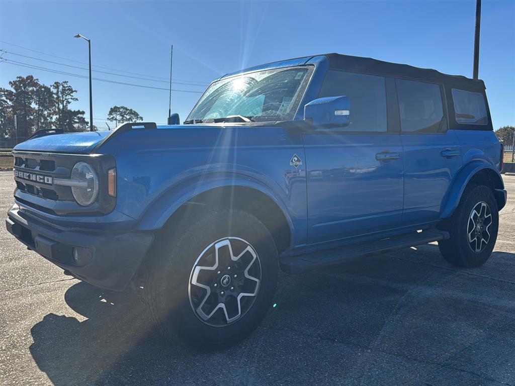 2022 Ford Bronco 4-Door Outer Banks's photo