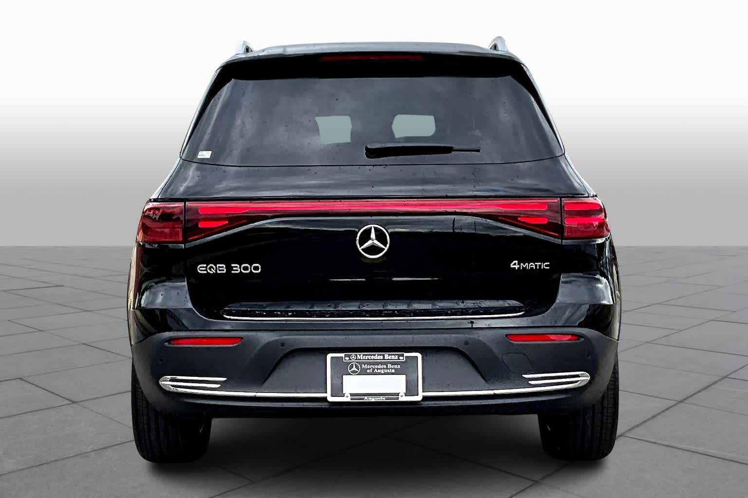 2024 Mercedes Benz EQB 300 4MATIC photo 4