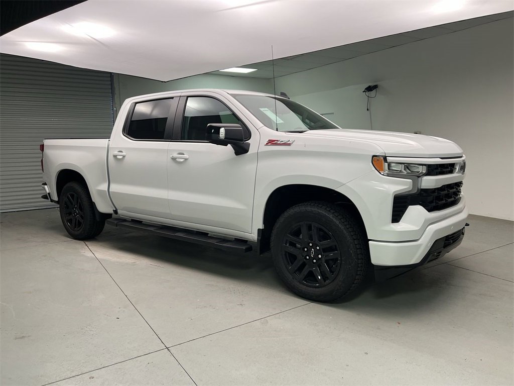 2025 Chevrolet Silverado 1500 RST photo 2