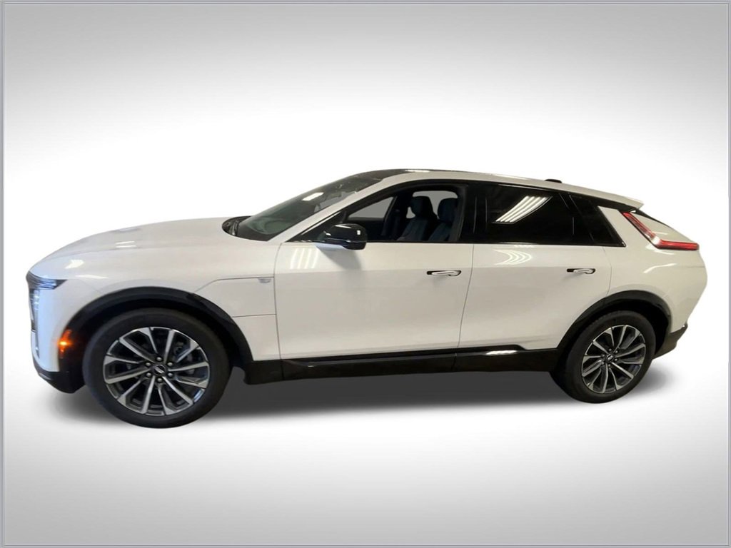 2025 Cadillac Lyriq Sport photo 4