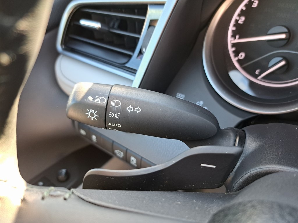 2022 Toyota Camry SE photo 22