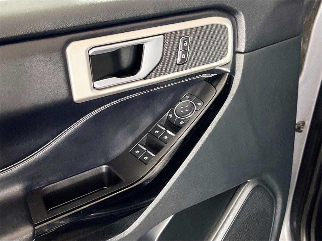 2022 Ford Explorer ST photo 11