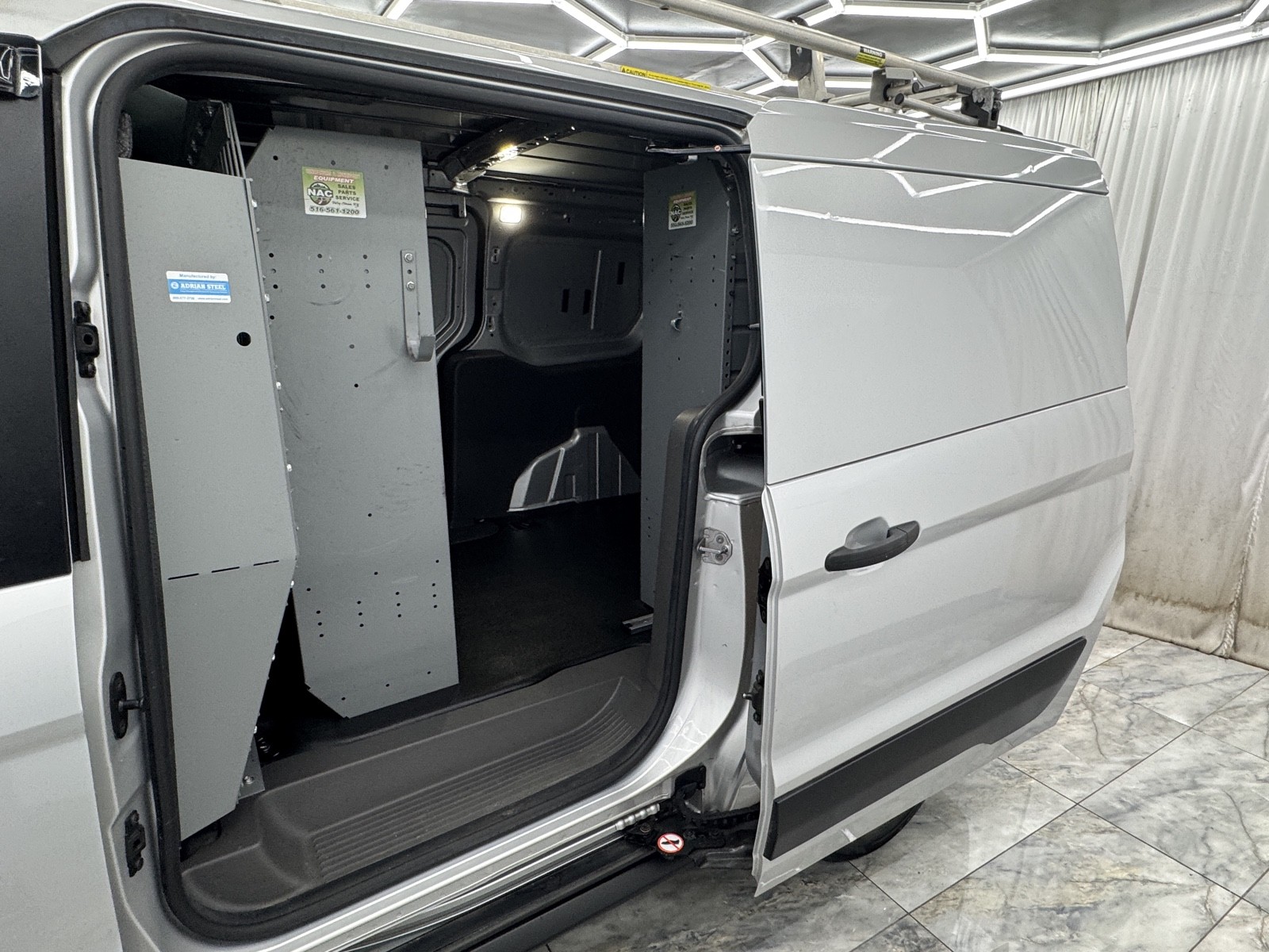2021 Ford Transit Connect XLT photo 8