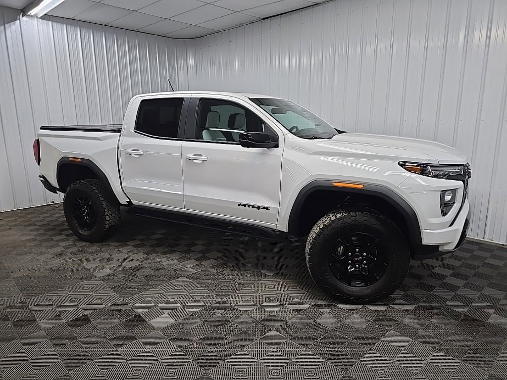 2023 GMC Canyon AT4X's photo