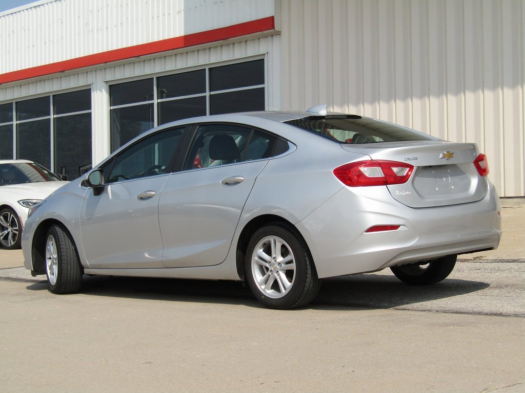 2017 Chevrolet Cruze LT photo 8