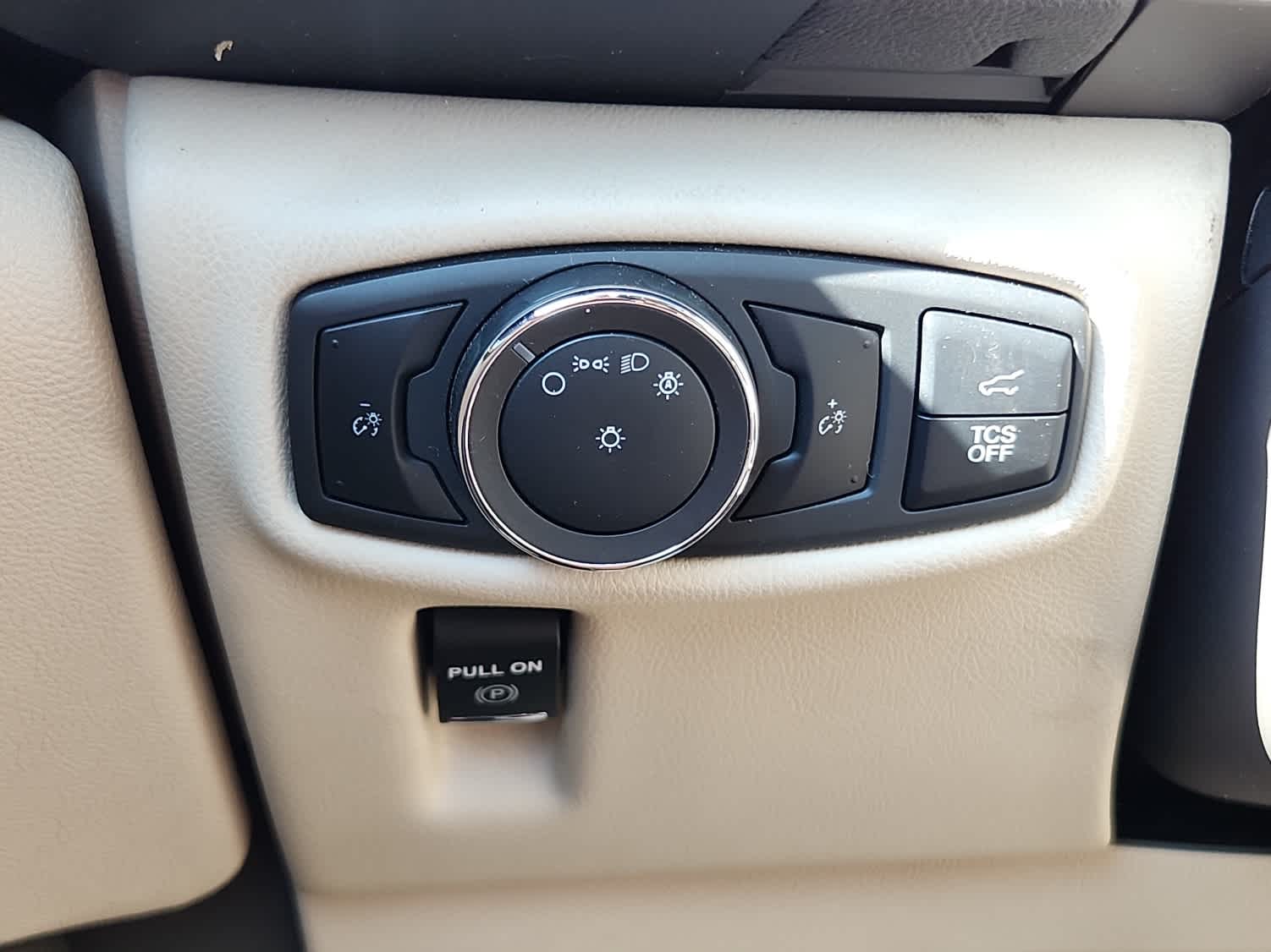 2020 Lincoln Nautilus Standard photo 16
