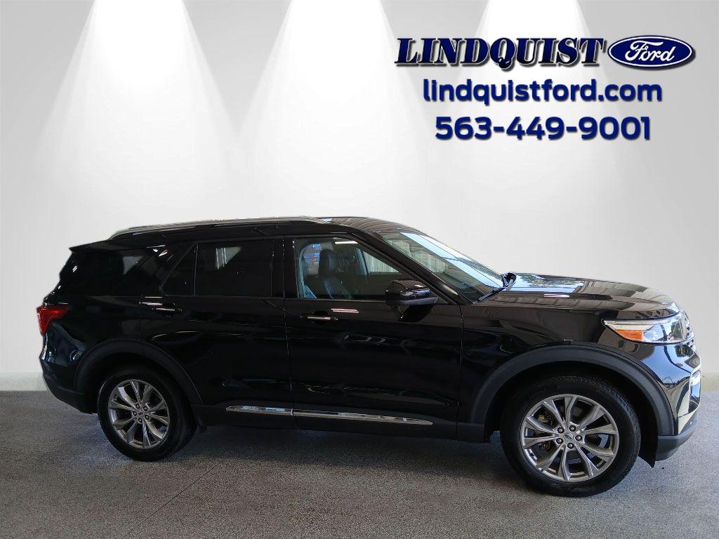 2022 Ford Explorer Limited's photo