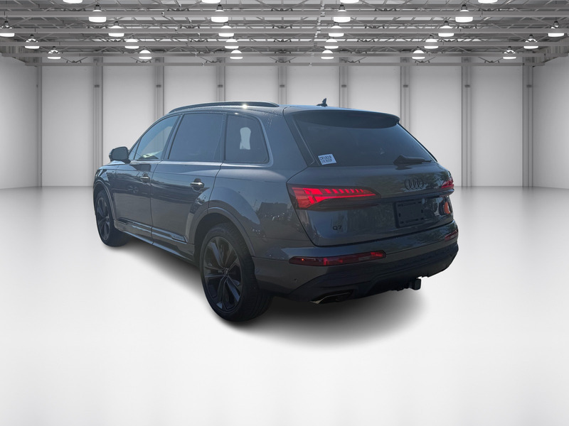 2025 Audi Q7 55 Premium Plus photo 8