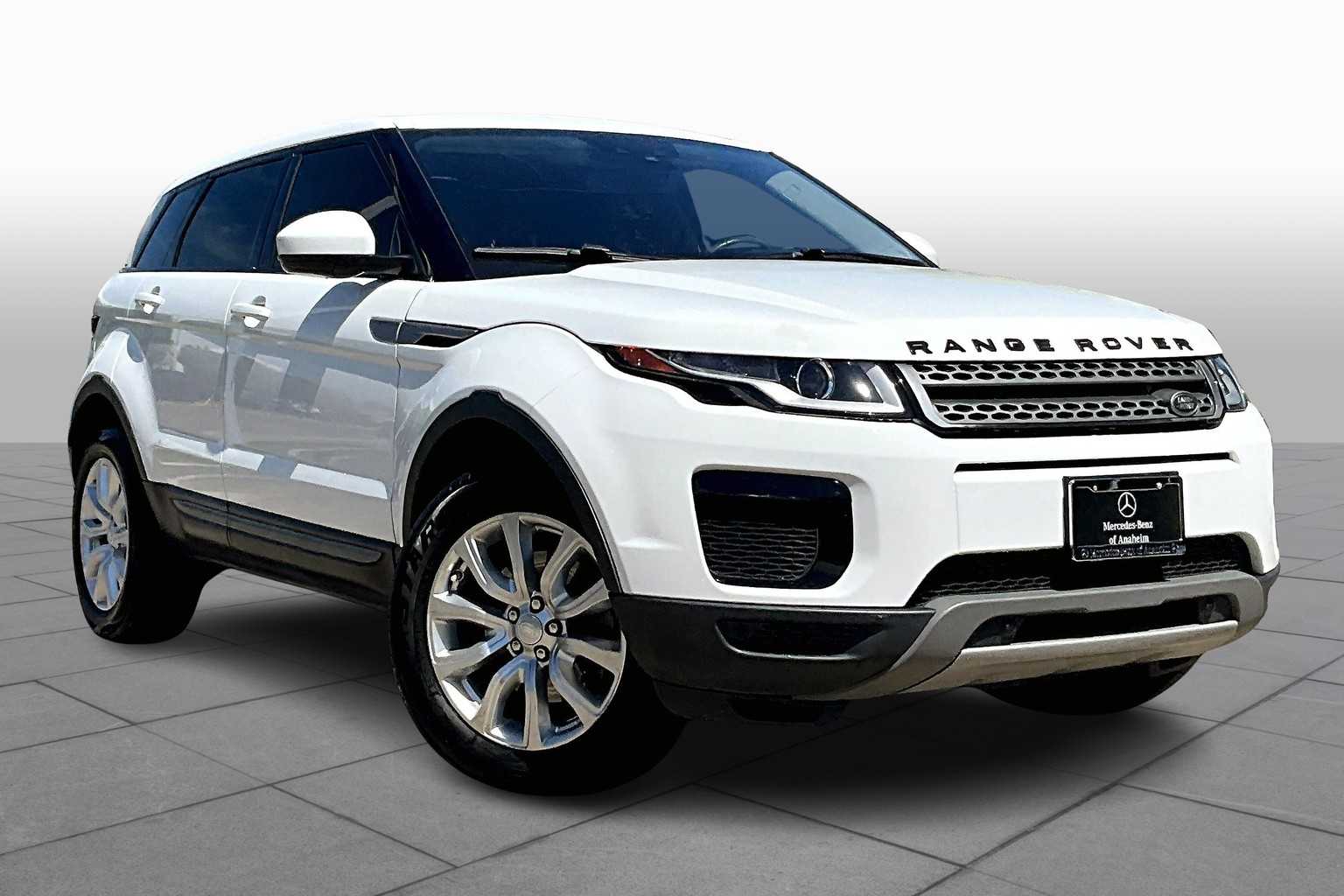 2019 Land Rover Range Rover Evoque SE photo 2