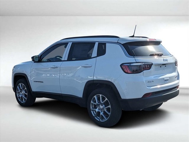 2024 Jeep Compass Latitude Lux photo 5