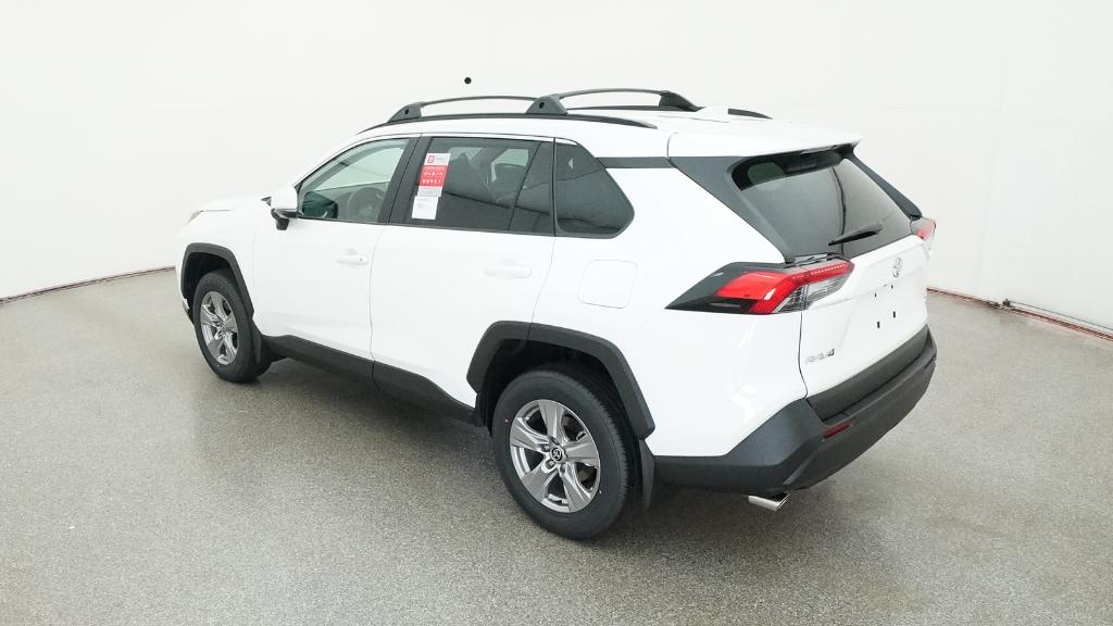 2025 Toyota RAV4 XLE photo 13