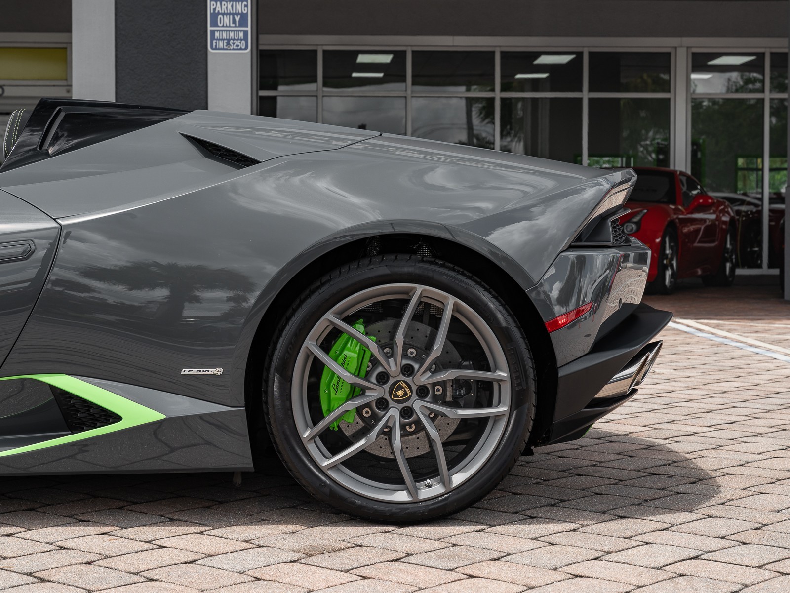 2016 Lamborghini Huracan LP 610-4 Spyder photo 11