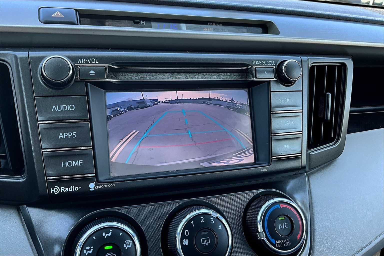 2014 Toyota RAV4 LE photo 25