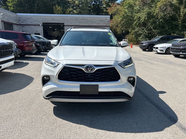 2020 Toyota Highlander Platinum photo 5