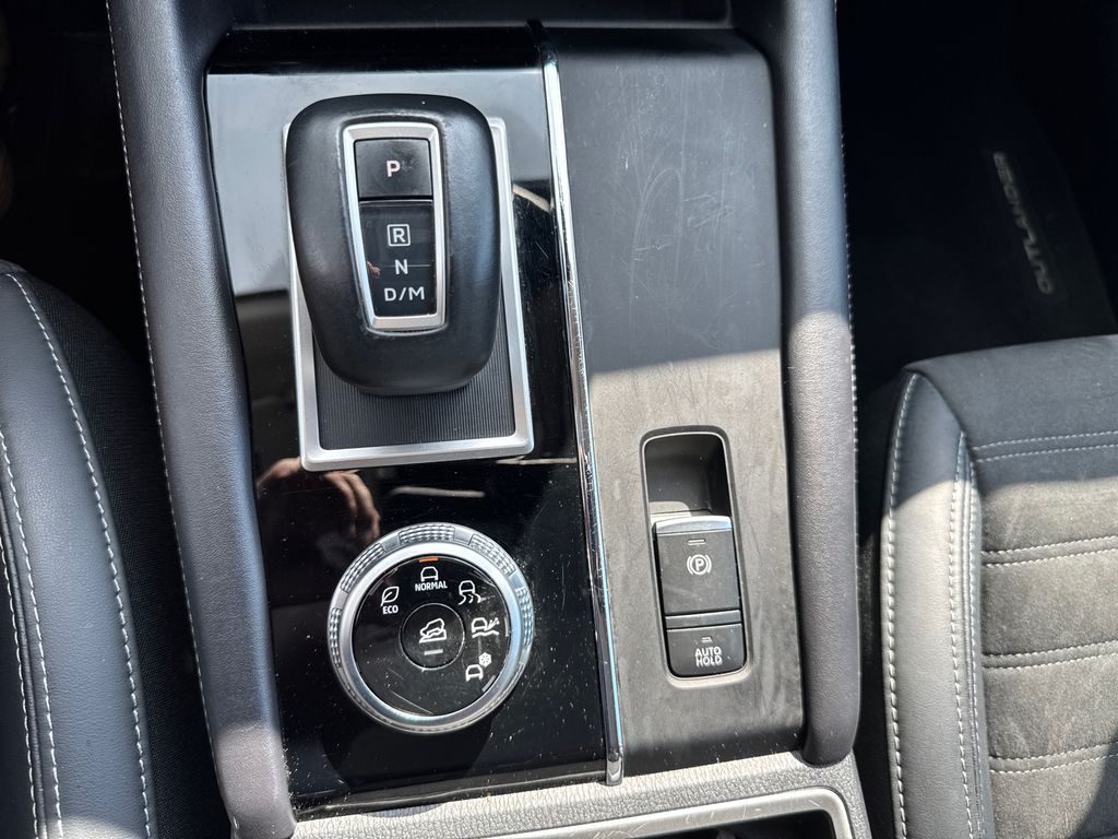 2024 Mitsubishi Outlander SE photo 31