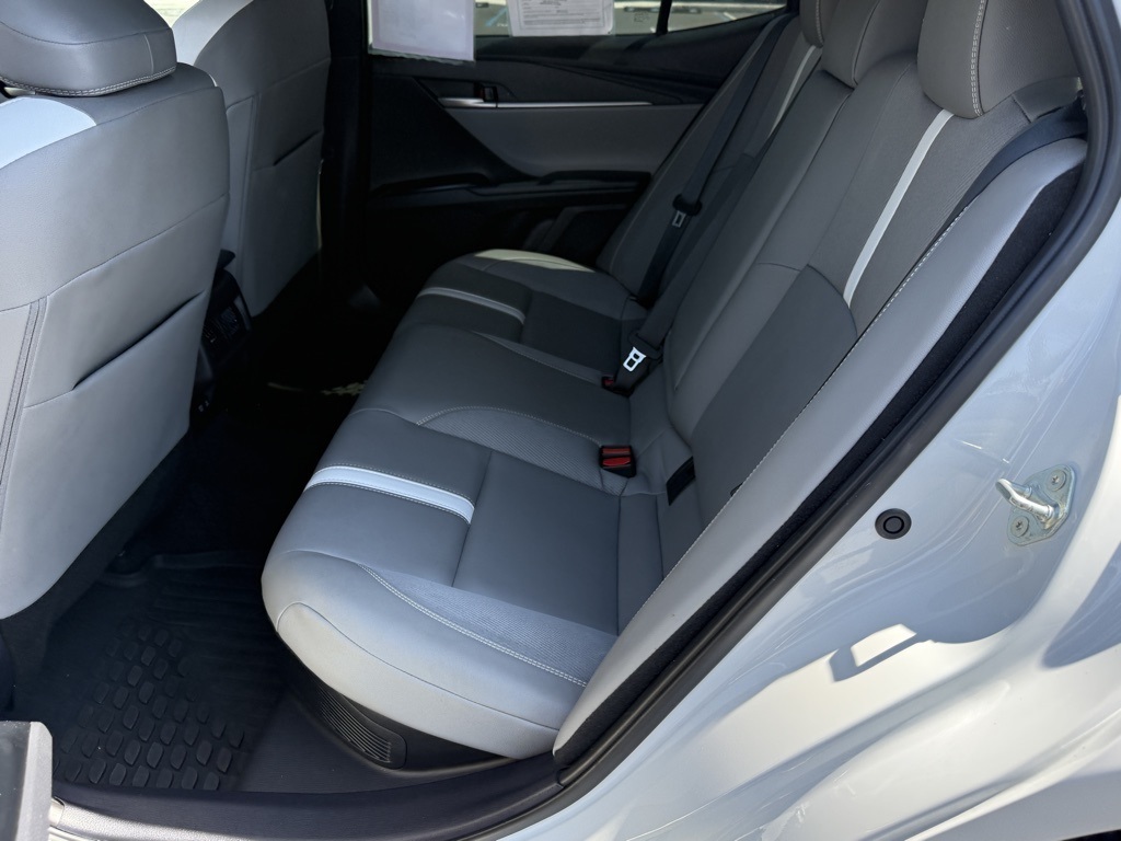 2025 Toyota Camry SE photo 27