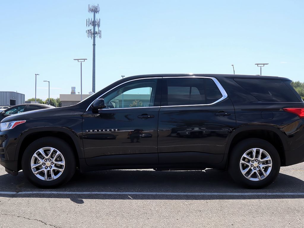 2020 Chevrolet Traverse LS photo 4