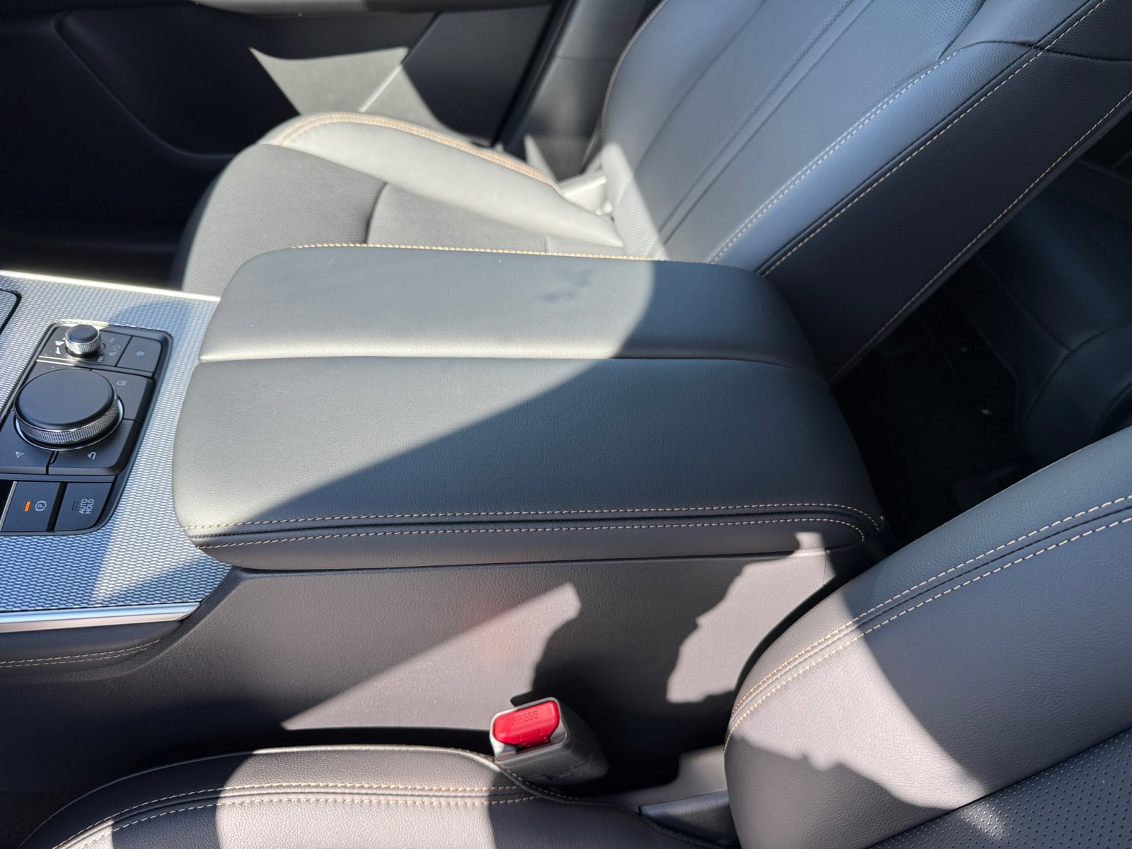2025 Mazda CX-90 Preferred photo 13