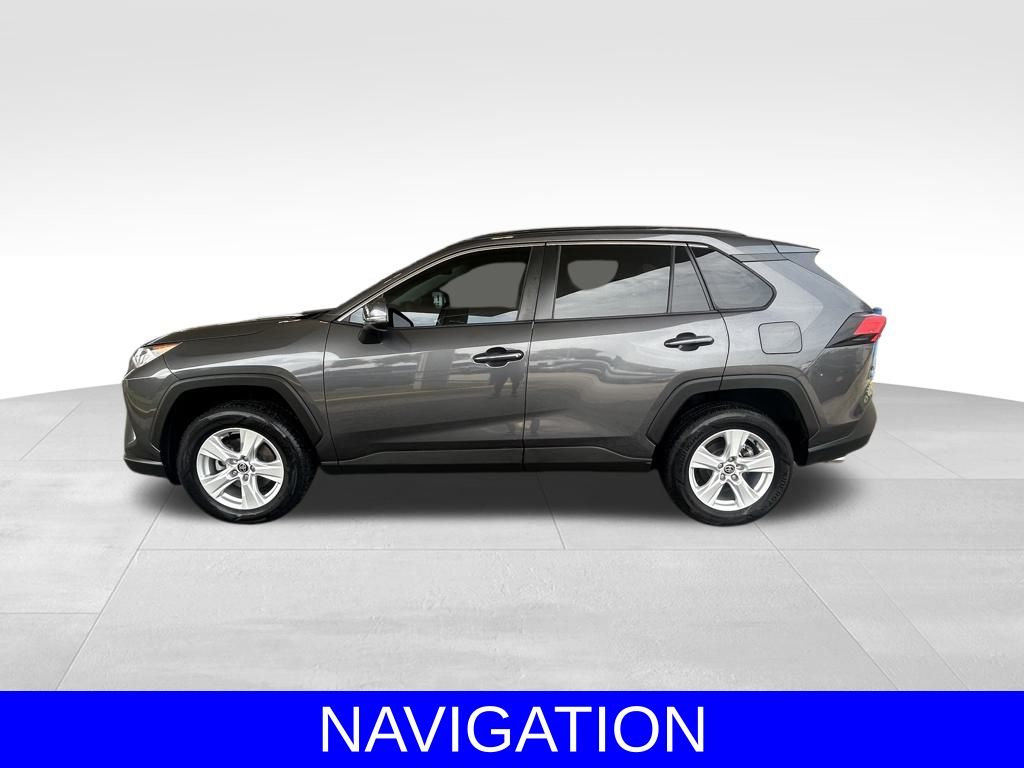 2021 Toyota RAV4 XLE photo 5