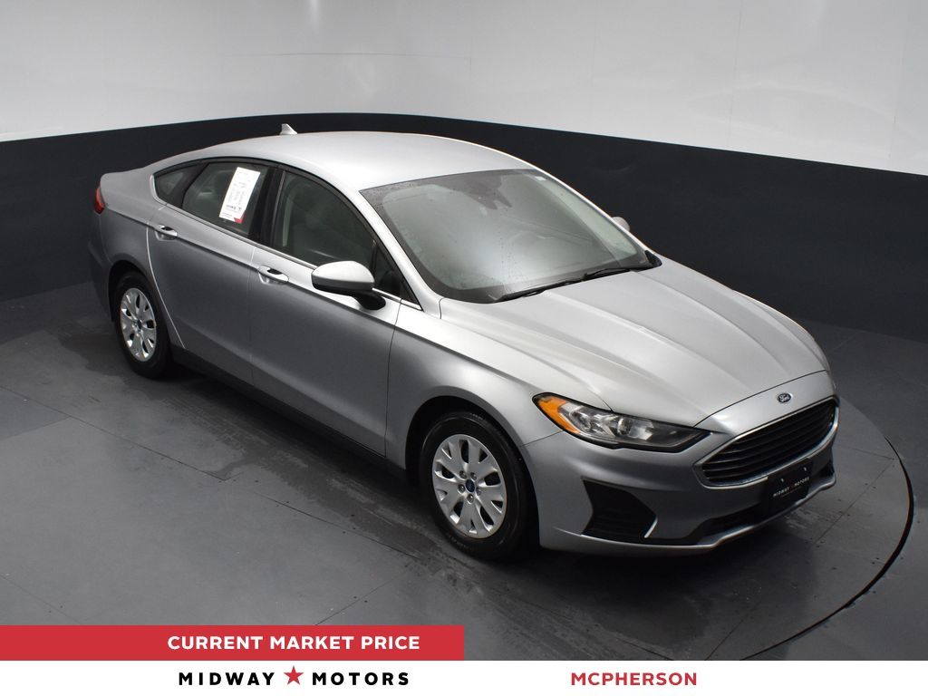 2020 Ford Fusion S's photo