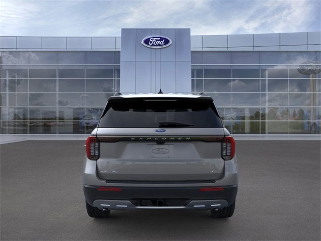 2025 Ford Explorer photo 4