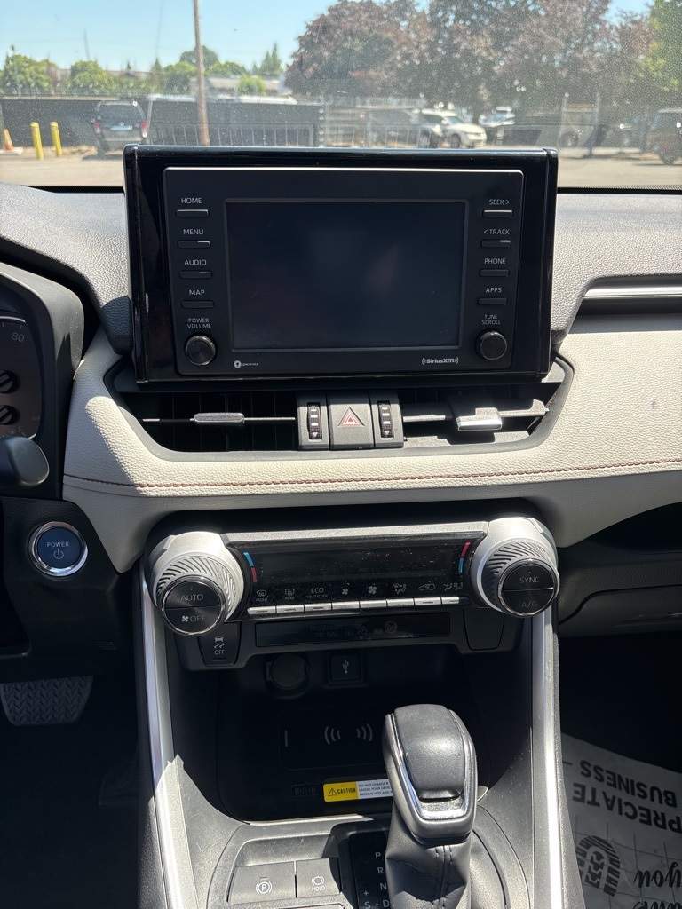 2022 Toyota RAV4 Hybrid XLE Premium photo 19