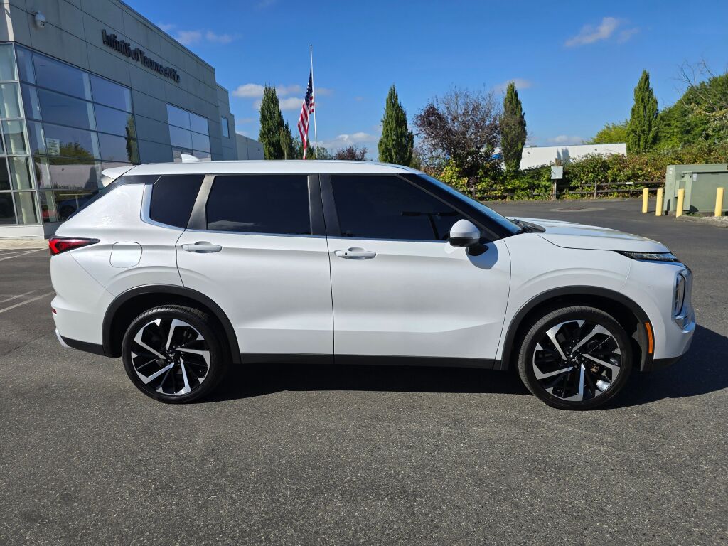 2023 Mitsubishi Outlander SE Black Edition Ralliart photo 7