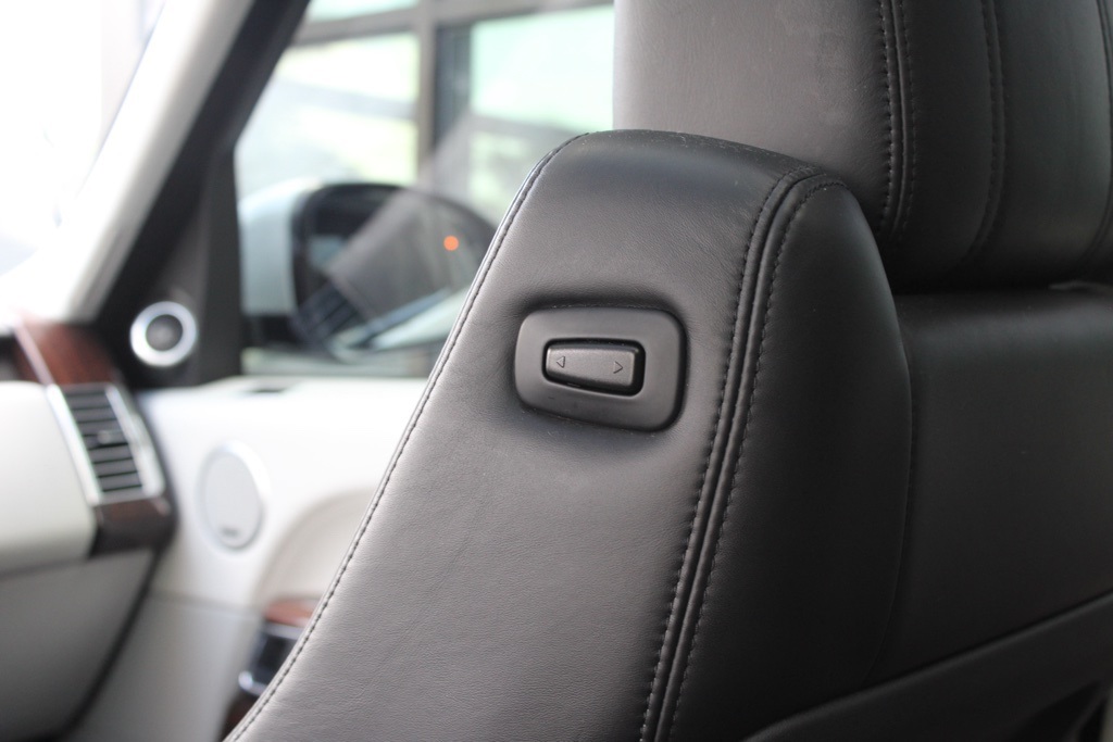 2016 Land Rover Range Rover HSE photo 40