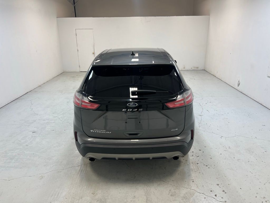 2023 Ford Edge Titanium photo 3