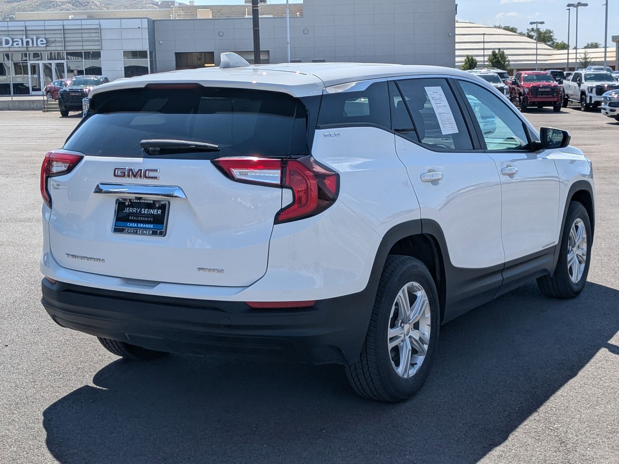 2024 Gmc Terrain SLE photo 4