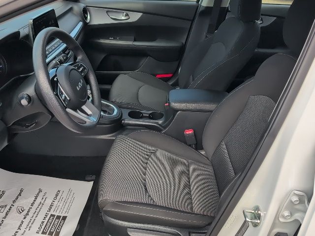 2024 Kia Forte LXS photo 9