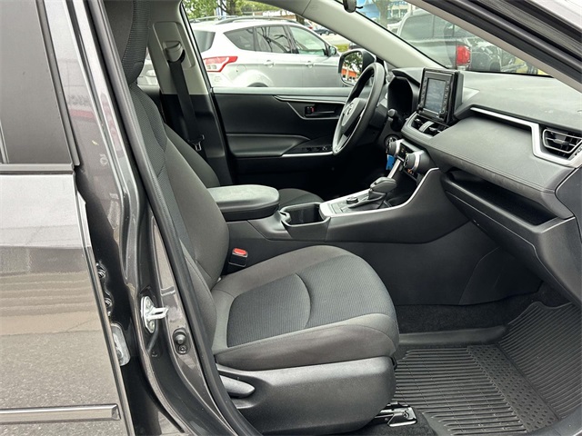 2022 Toyota RAV4 Hybrid LE photo 12