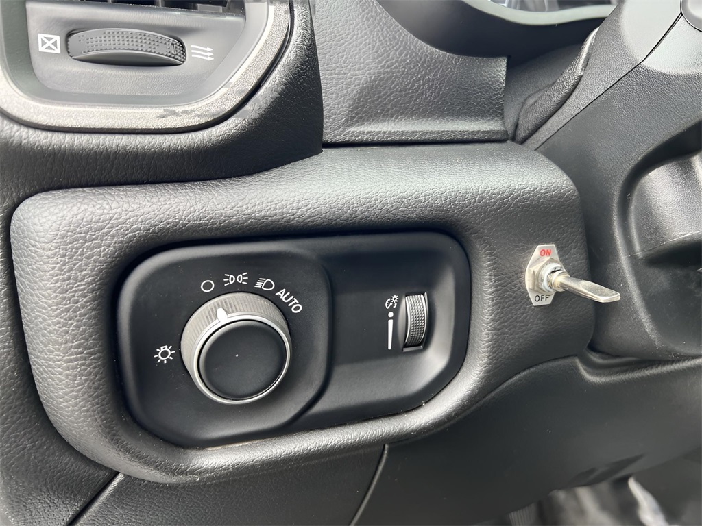2022 Ram 5500 photo 12