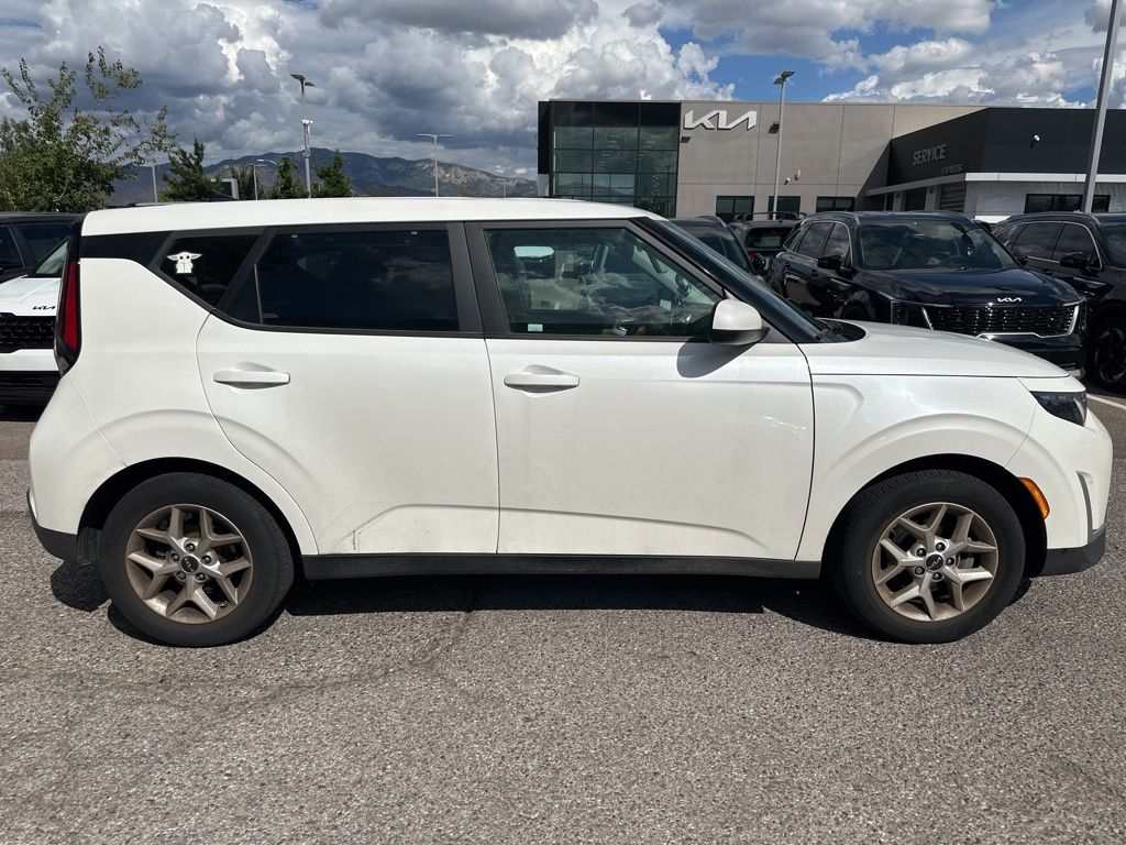 2023 Kia Soul LX photo 10