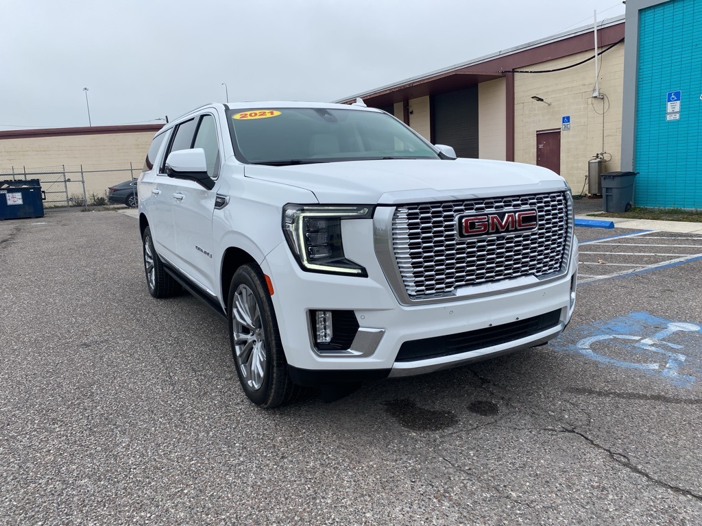 2021 GMC Yukon XL Denali's photo