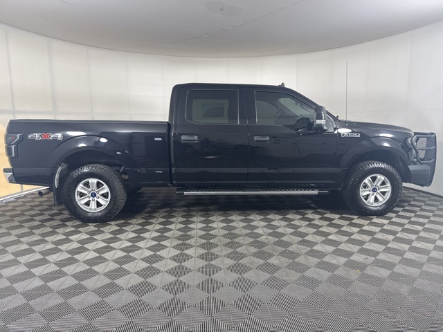 2019 Ford F-150 XLT photo 2