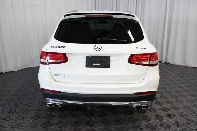 2016 Mercedes Benz GLC 300 4MATIC photo 4