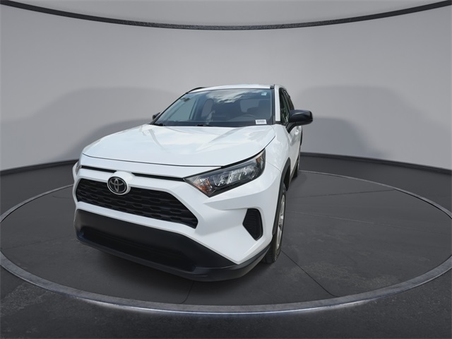 2019 Toyota RAV4 LE photo 3