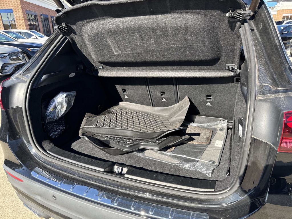 2024 Mercedes Benz GLA 250 4MATIC photo 4
