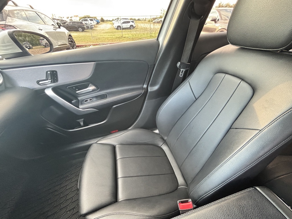 2020 Mercedes Benz A 220 photo 14
