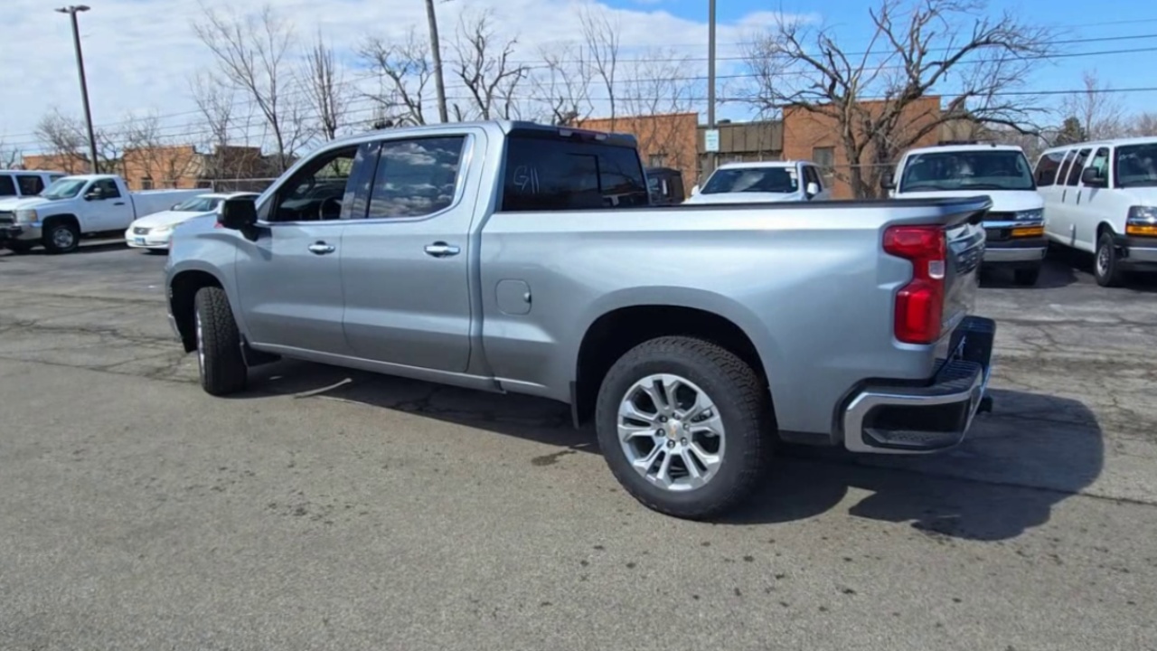 2025 Chevrolet Silverado 1500 LTZ photo 5