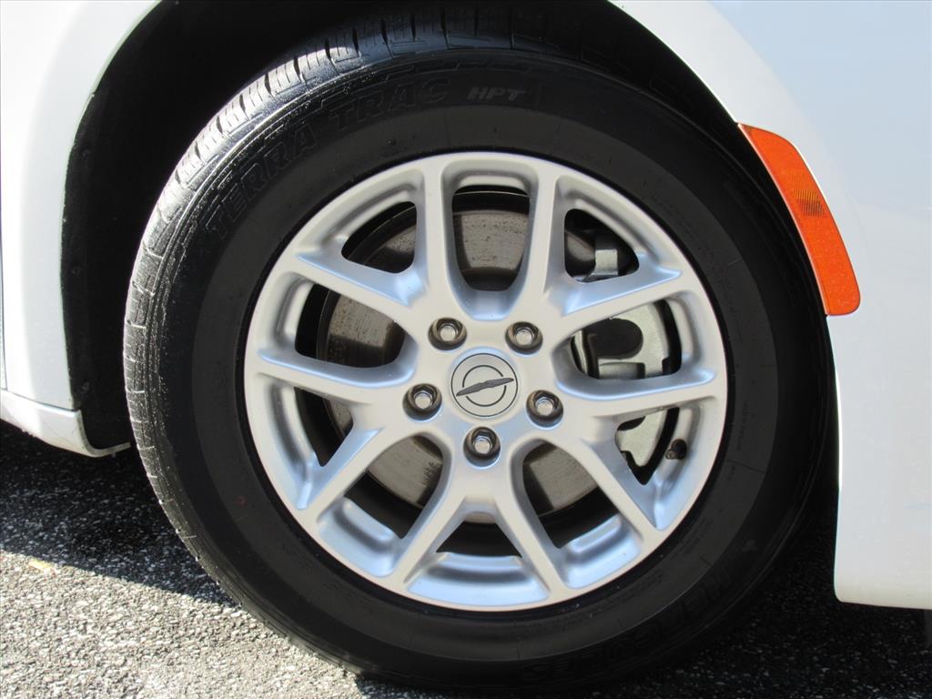 2023 Chrysler Pacifica Touring L photo 7