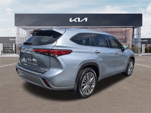 2020 Toyota Highlander Platinum photo 3