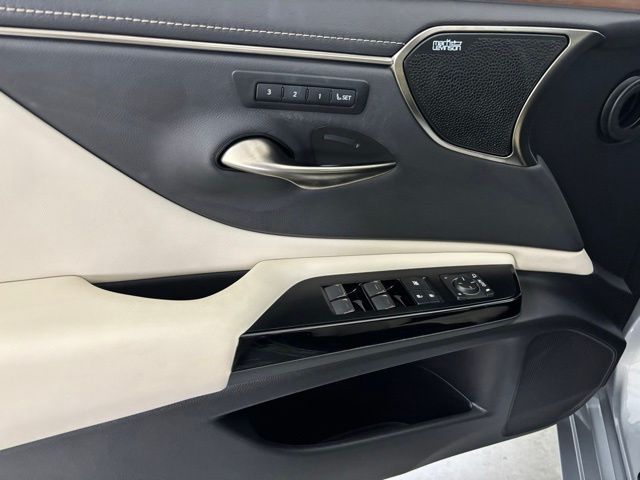 2023 Lexus ES 350 Ultra Luxury photo 10