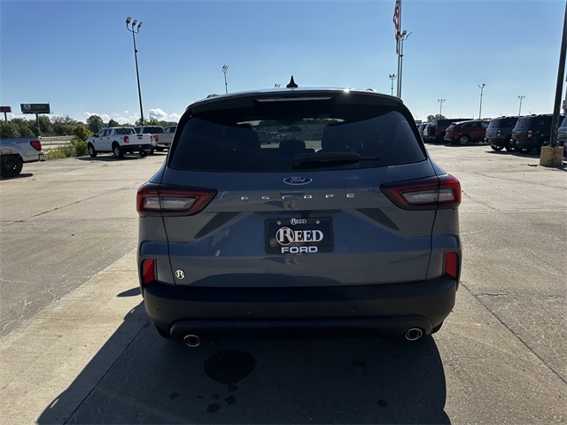 2025 Ford Escape ST-Line photo 8