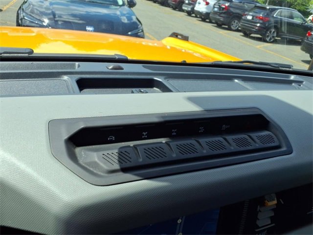 2021 Ford Bronco Base photo 11