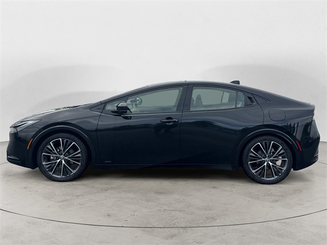 2023 Toyota Prius XLE photo 2
