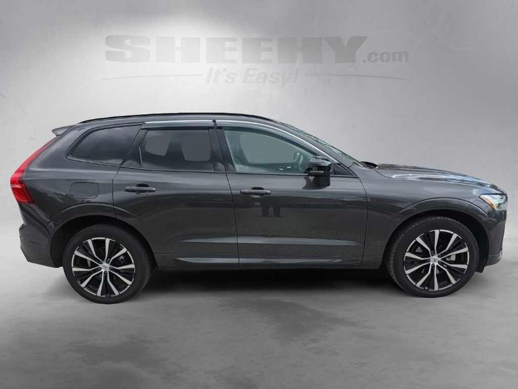 2023 Volvo XC60 B5 Plus photo 2