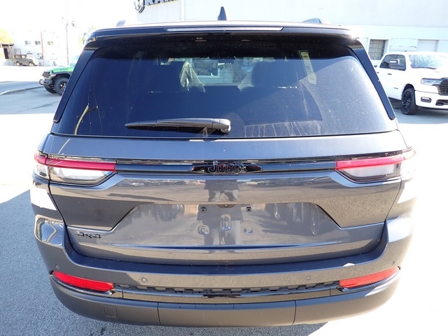 2025 Jeep Grand Cherokee Altitude X photo 4